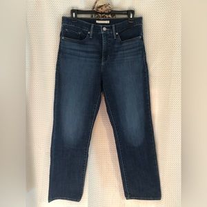 GENUINE Levi’s!! Woman’s Style 314 Slimming Straight. Great Condition!
